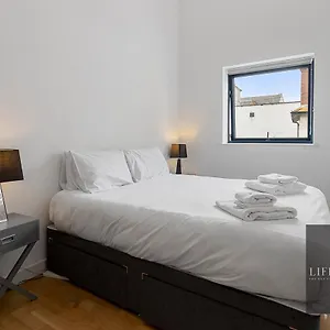 Smythen St, 2 Bed Apartment With Balcony Apartment